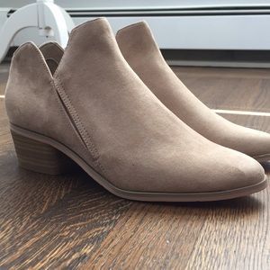 DOLCE VITA dv8 // Ankle Booties